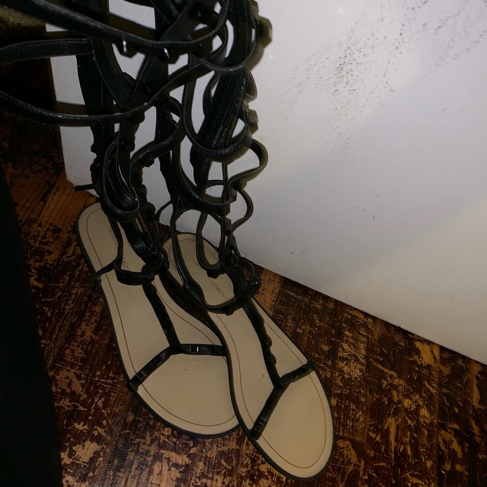 Shoe - Picture 2 of 3